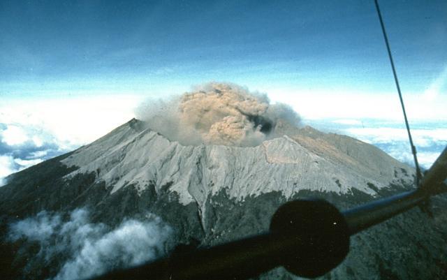 Misteri Mistis yang Menyelimuti Gunung Raung