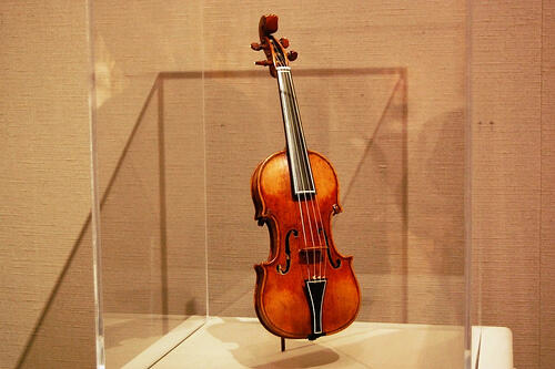 :: Menguak Rahasia Aura Mistis Biola Stradivarius ::