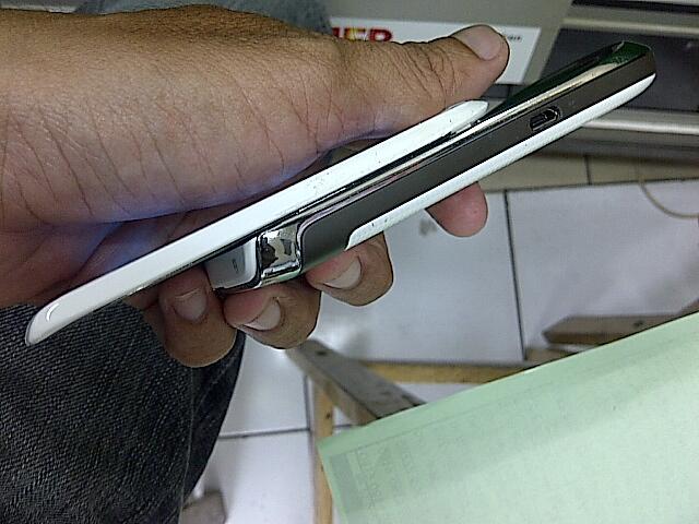 Blackberry Torch 9800 white mulus ex distributor bless