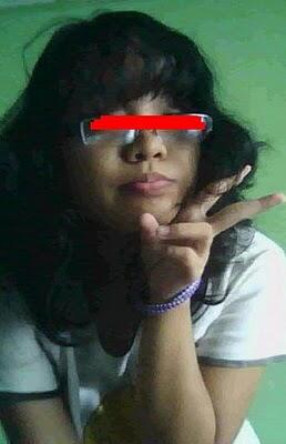 Pose-Pose Alay Yang Bikin :Ngakak !!