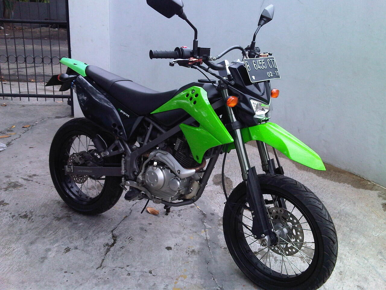 KAWASAKI KLX DTRACKER