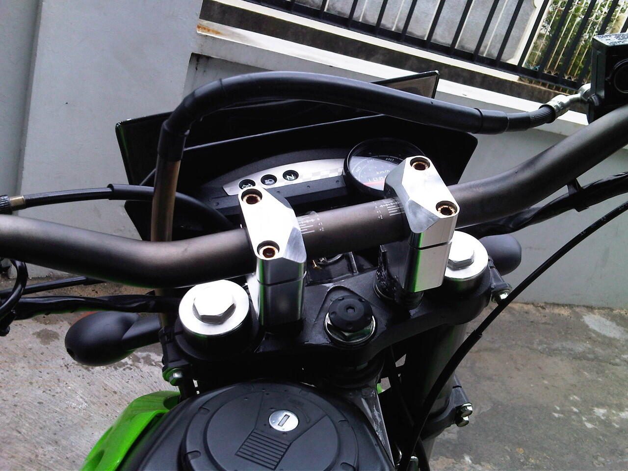 KAWASAKI KLX DTRACKER