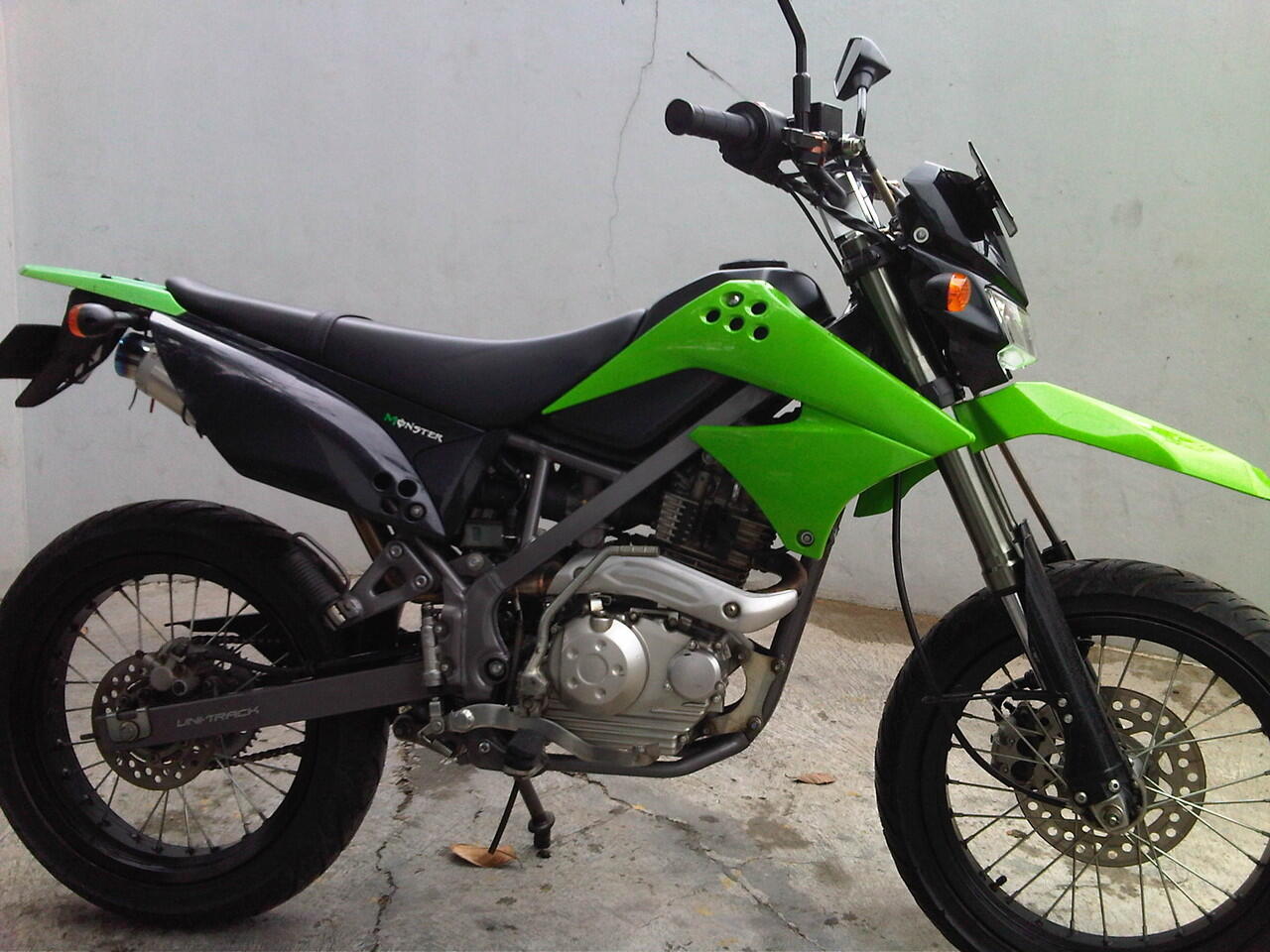 KAWASAKI KLX DTRACKER