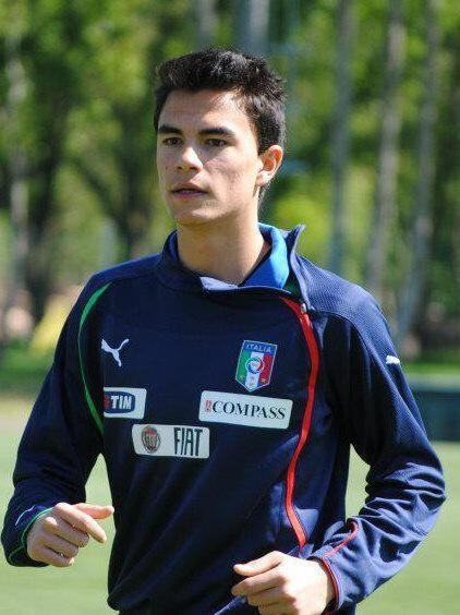 kiper utama Juventus U-17 orang asli kelahiran indo loh gan &gt;.&lt;