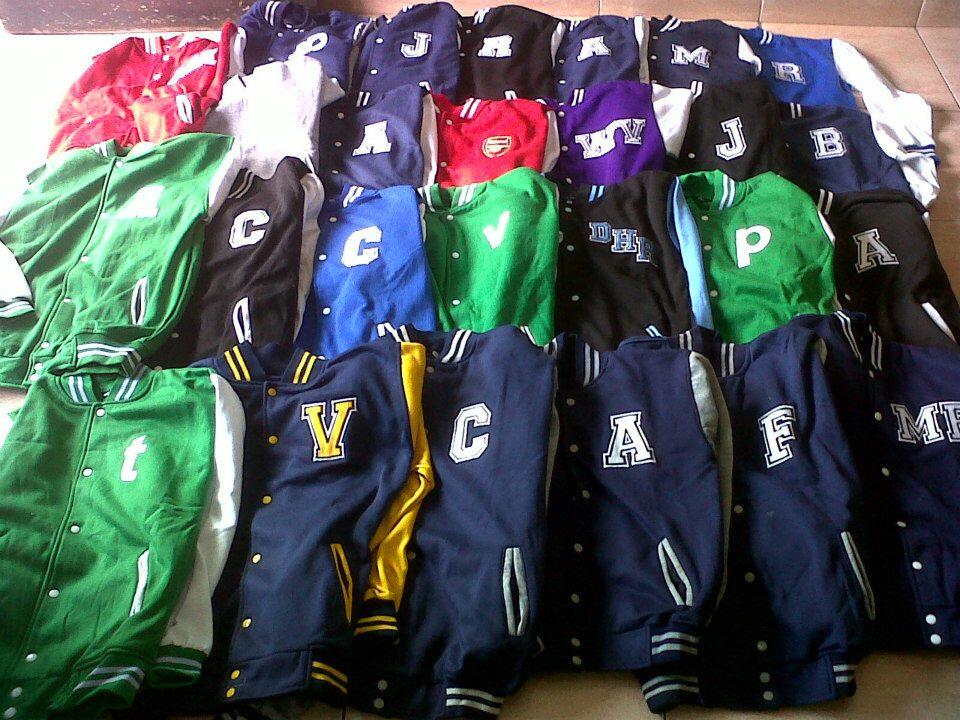 Varsity/Jaket baseball bisa bordir satuan, kaos polos cotton combed sablon rubber