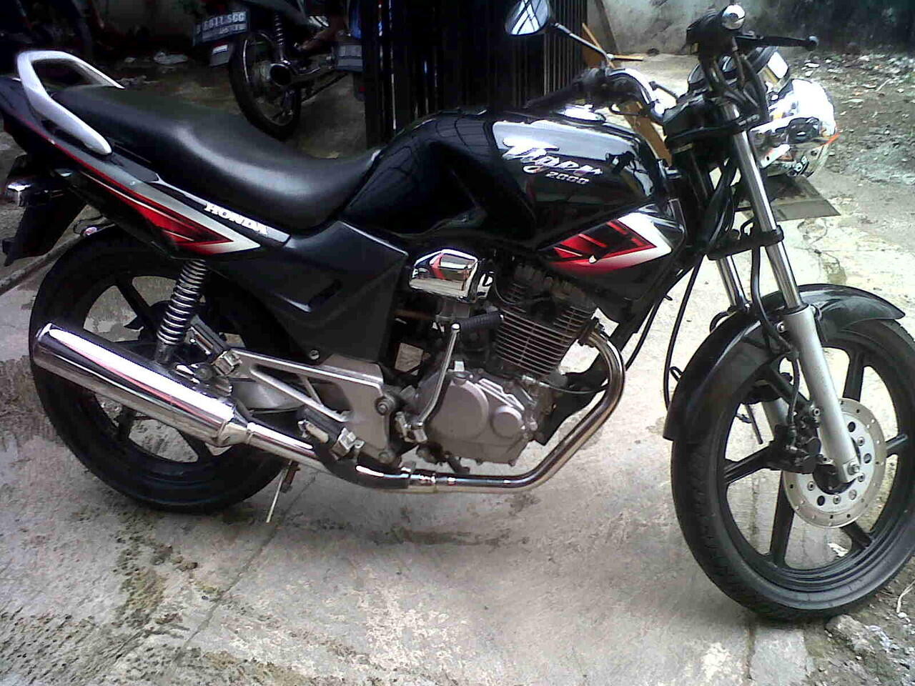 Cari Honda Tiger 2000 CW Tahun 2005 KASKUS