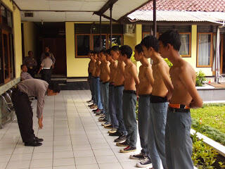 WOW....!!! Foto2 Nakal Anak SMA Ngk Pke Baju (BB17+)