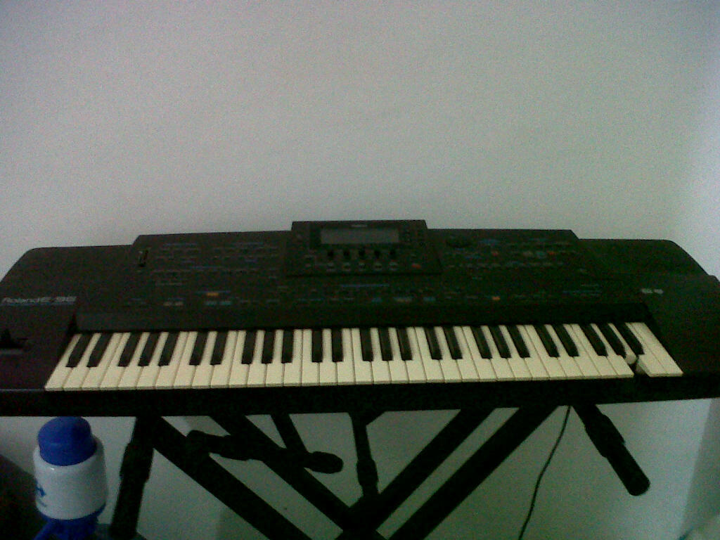 Jual Keyboard Roland E-96