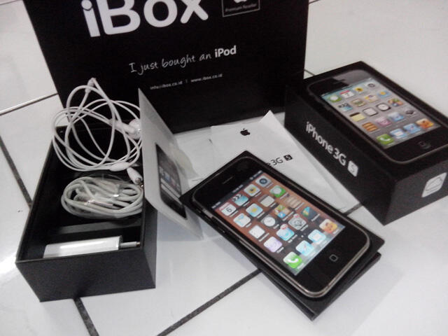 iPhone 3Gs 8Gb Lengkap, Normal & Mulus...