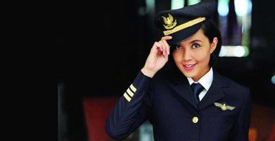 Bening,Mantan &quot;SPG&quot; Ini Menjadi Pilot Gan !