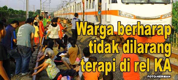 Rel Kereta Api jadi kasur sekaligus tempat wisata baru gan!! &#91;+pic&#93;