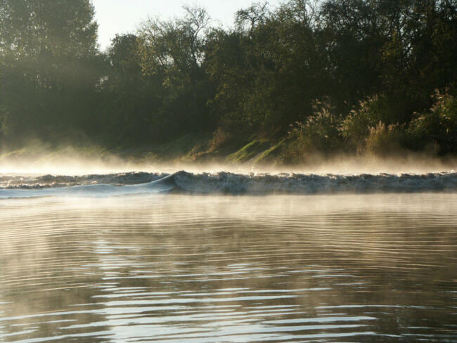 wisata dunia surfing di sungai &quot;THE BONO&quot;/&quot;SEVENTH GHOST&quot; pelalawan-riau