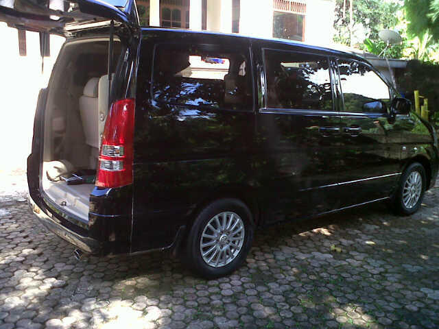 JUAL NISSAN SERENA HIGHWAY STAR 2012