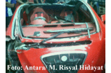 {DAHLAN ISKAN KECELAKAAN} Mobil Listrik Tucuxi Seusai Menabrak Tebing