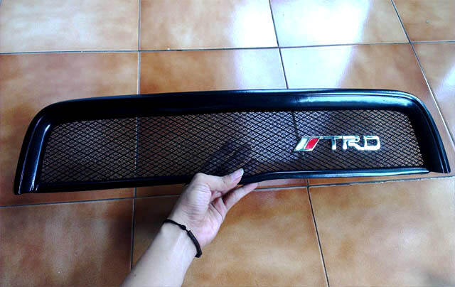 Grill Toyota Rush / Terios model Polos + Emblem TRD