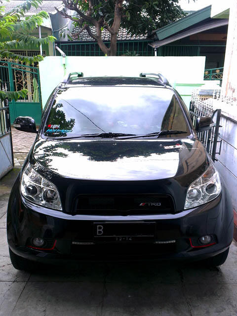 Grill Toyota Rush / Terios model Polos + Emblem TRD