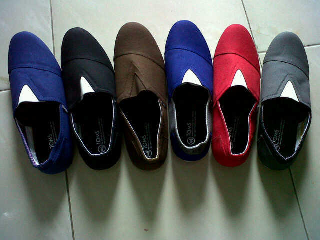 loker, dicari reseller berbagai macam sepatu keuntungan min 50rb/hr tanpa modal 