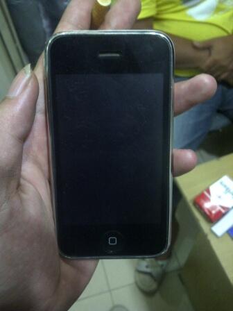 Jual Iphone 3GS 32GB FU white kondisi 97% harga bersaing