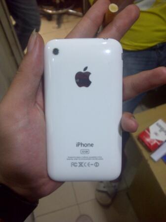 Jual Iphone 3GS 32GB FU white kondisi 97% harga bersaing