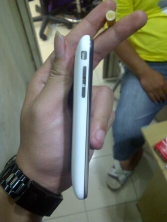 Jual Iphone 3GS 32GB FU white kondisi 97% harga bersaing