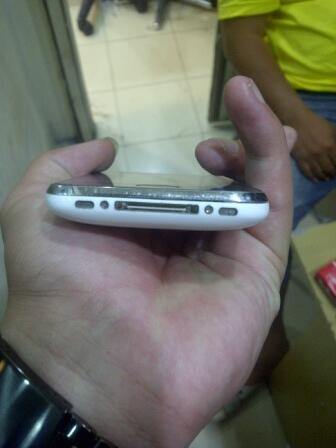 Jual Iphone 3GS 32GB FU white kondisi 97% harga bersaing