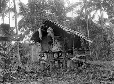 5 Makam Terunik di Indonesia