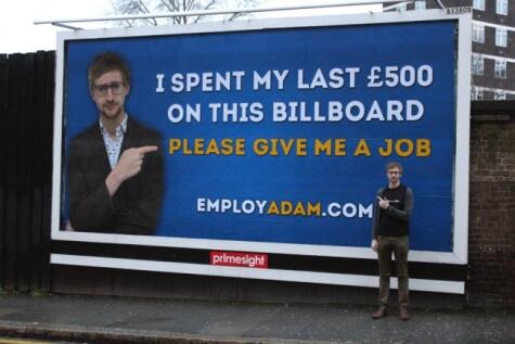 Gagal Mengajukan 250 Kerja,Pria Ini Menjajakan Diri Lewat Billboard