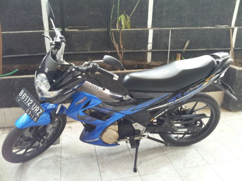 Dijual SATRIA FU150 thn 2011 bln 3,wrn hitam biru..
