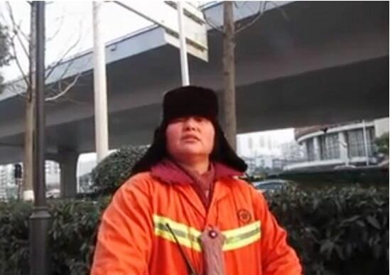  &#91;Kisah Inspiratif&#93; Seorang Jutawan di Cina rela menjadi penyapu jalan.