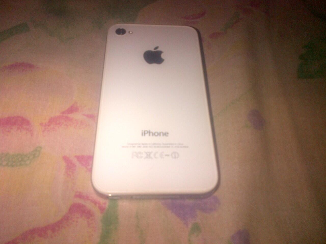 Jual Iphone 4S 32GB Putih Mulus Lengkap Garansi