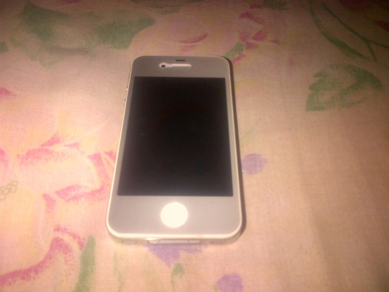 Jual Iphone 4S 32GB Putih Mulus Lengkap Garansi