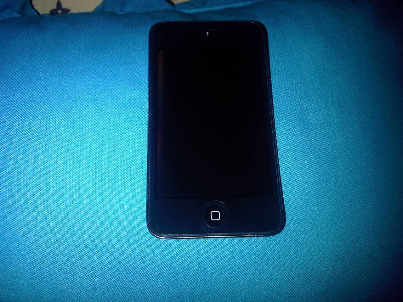 JUAL IPOD TOUCH 4 GEN 8GB BLACK FULLSET GARANSI PANJANG