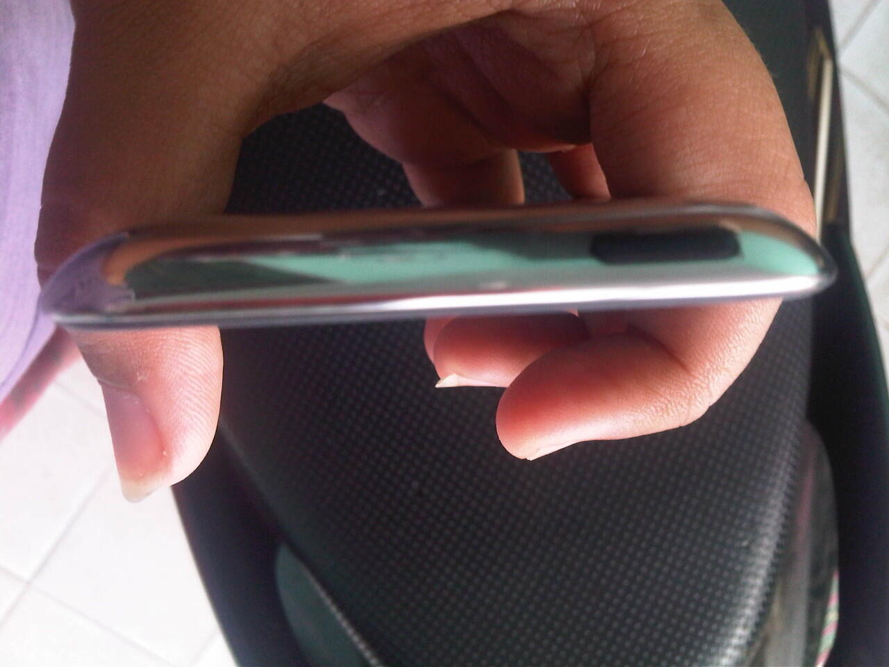 JUAL IPOD TOUCH 4 GEN 8GB BLACK FULLSET GARANSI PANJANG