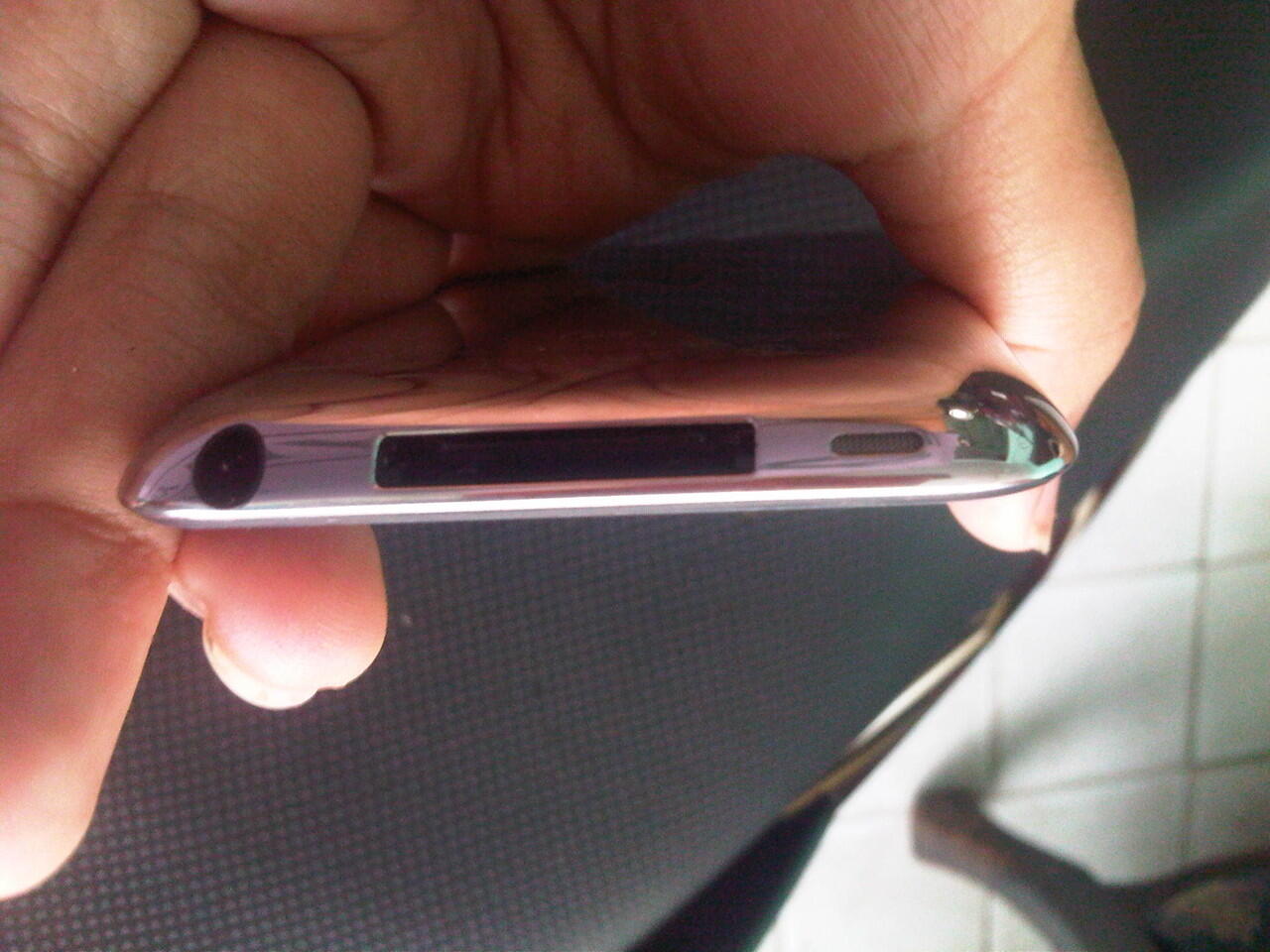 JUAL IPOD TOUCH 4 GEN 8GB BLACK FULLSET GARANSI PANJANG