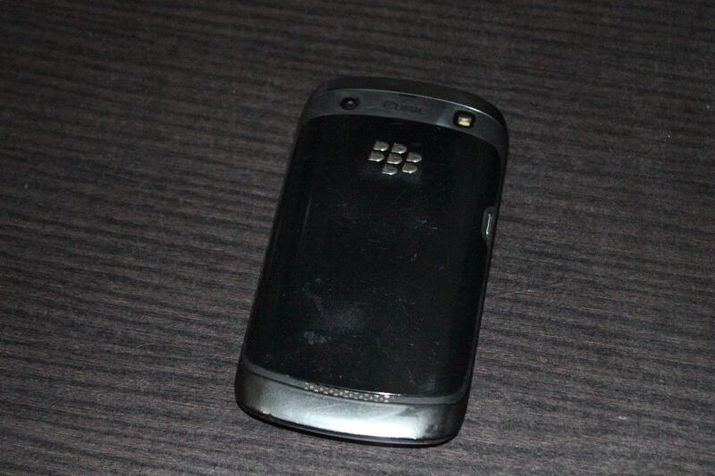 Jual Cepat Ipod touch (itouch gen 4 32gb) & Blackberry apollo 9630 murah (BU)