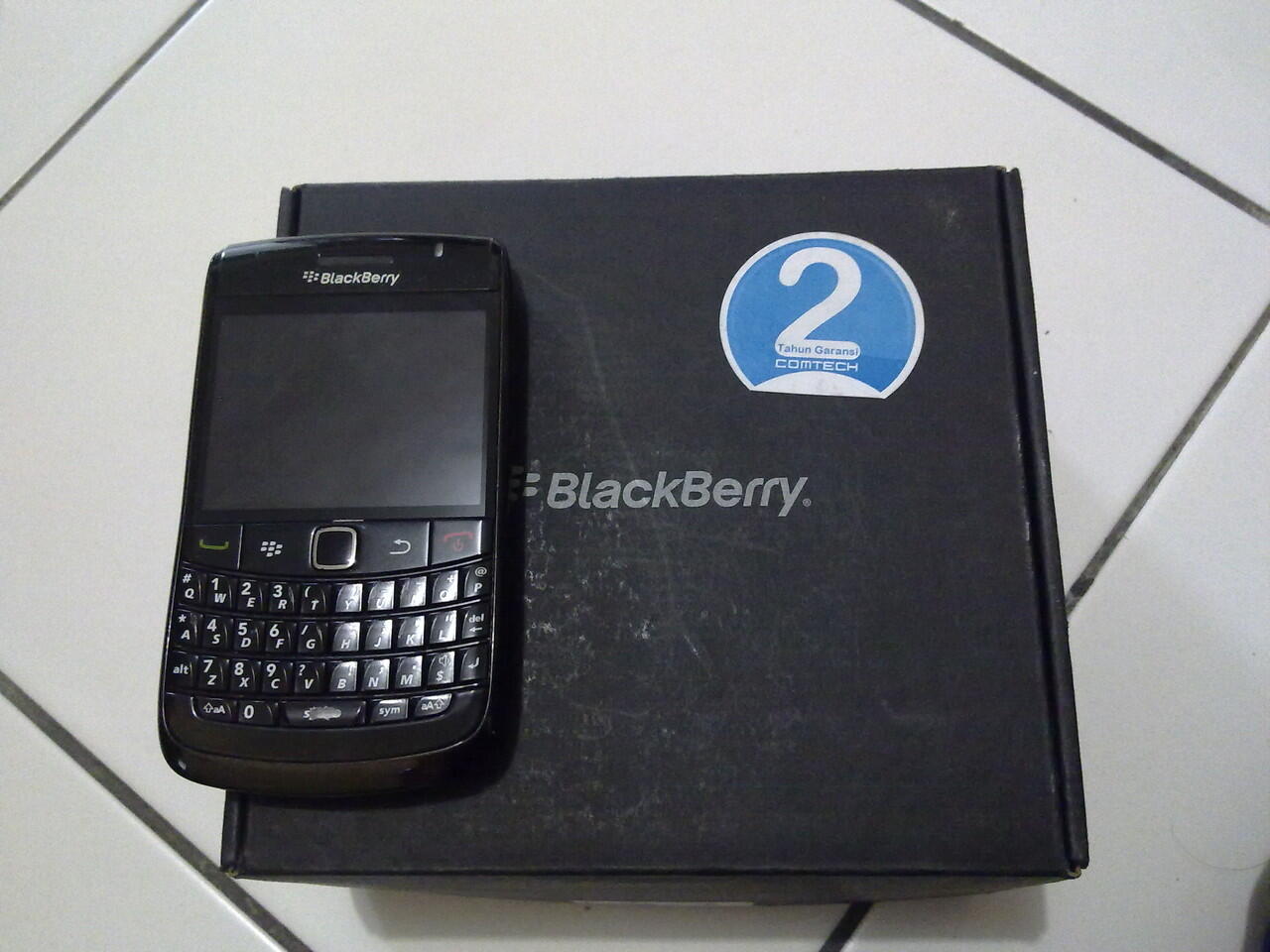 Jual Blackberry Onix 2 9780