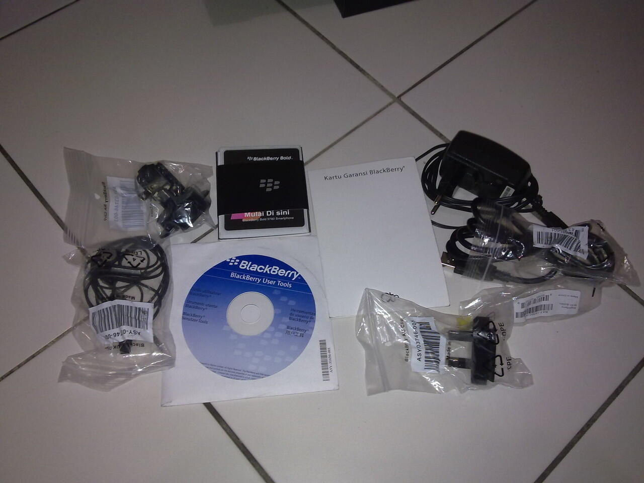 Jual Blackberry Onix 2 9780