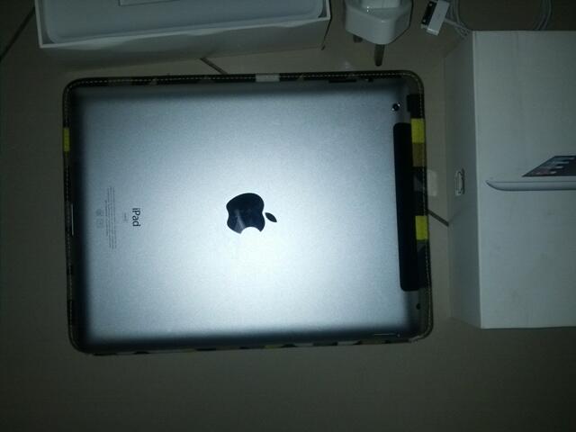 WTS Ipad 2 3g wii-fi 64GB Mint Condition (white). NEGO Aluzzz