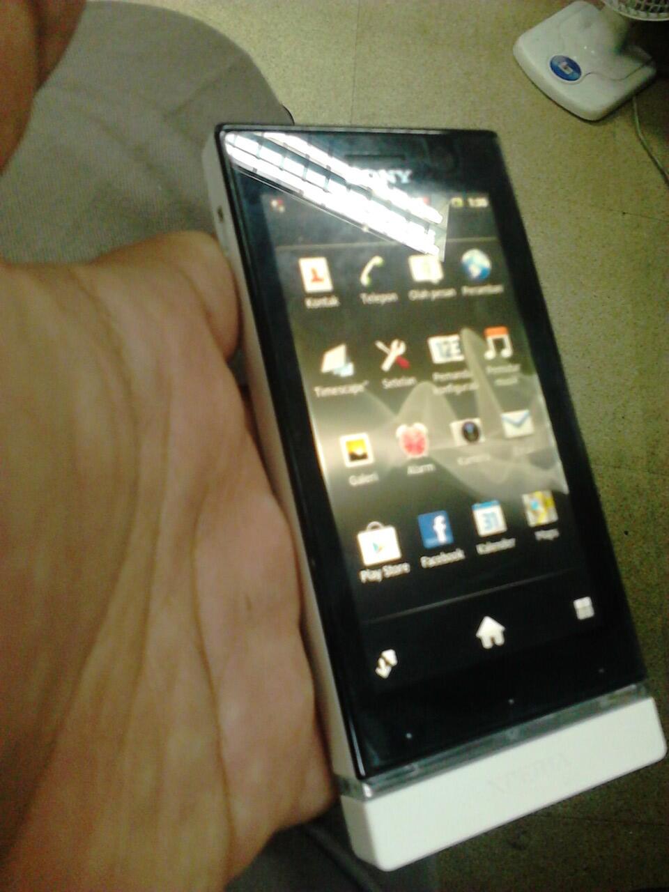 Sony Xperia U St25i White garansi Nov 2013 cuma 1.699 juta