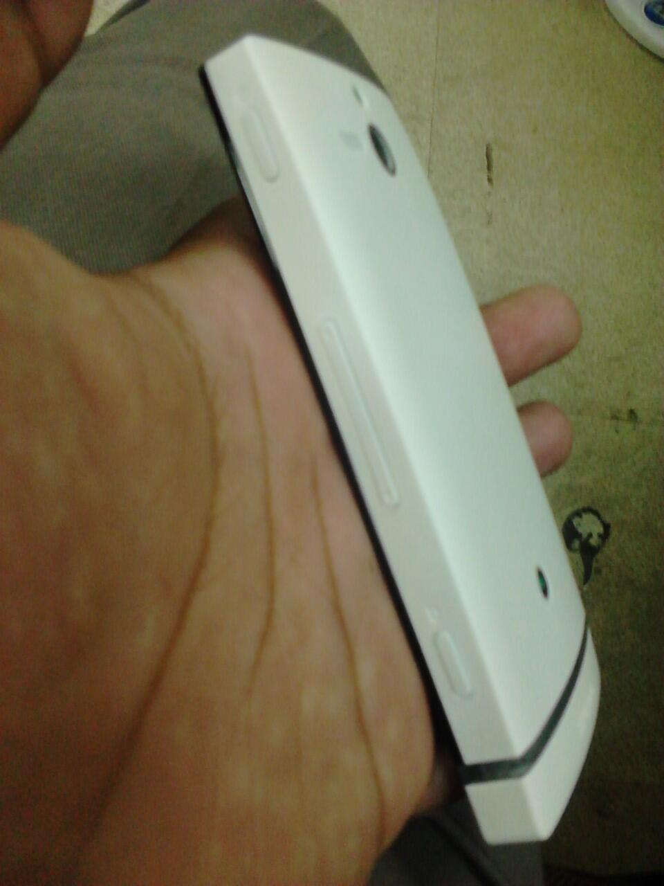 Sony Xperia U St25i White garansi Nov 2013 cuma 1.699 juta