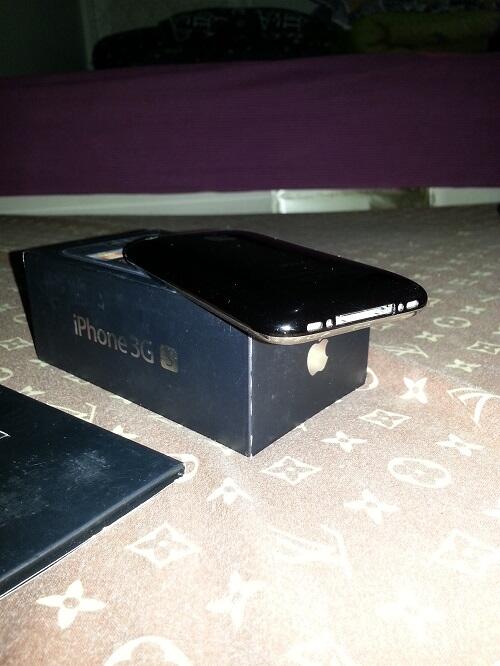 IPHONE 3GS 32GB BLACK FU, LENGKAP MULUS MURAH JUAL CEPAT