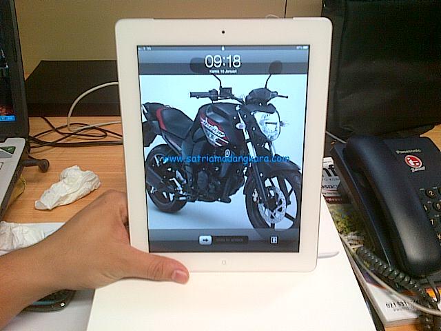 IPAD 2 3G WIFI 16 GIGA PUTIH KINYIS -KINYIS Masih Garansi sampai Februari 2013