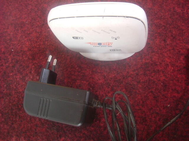 Wireless Wifi zte zxv10 w300s solo murah Hot Spot 2.4 g Bekas Normal