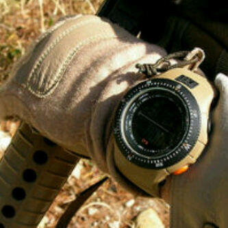 Jam tangan 5.11+ Tactical Series, dipake oleh tim SWAT Amerika