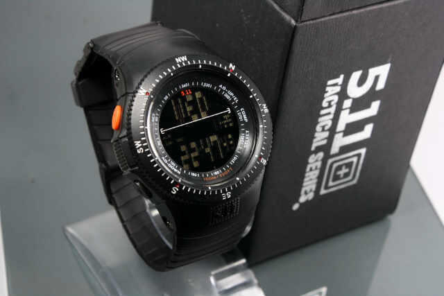 Jam tangan 5.11+ Tactical Series, dipake oleh tim SWAT Amerika