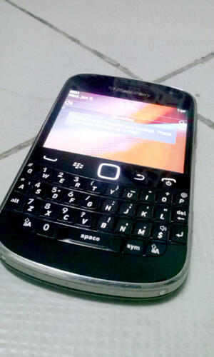 //DILAWET// TERMURAH: Blackberry Bold Touch 9900 (garansi 1 tahun)