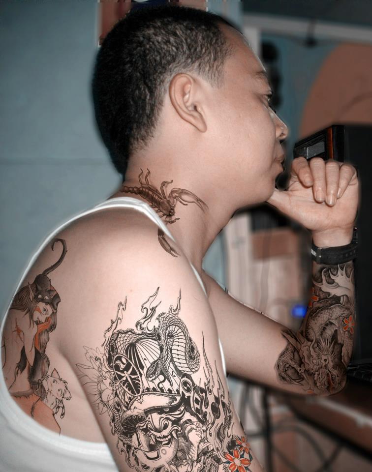 Numpang curhat (sambil ngakak)
