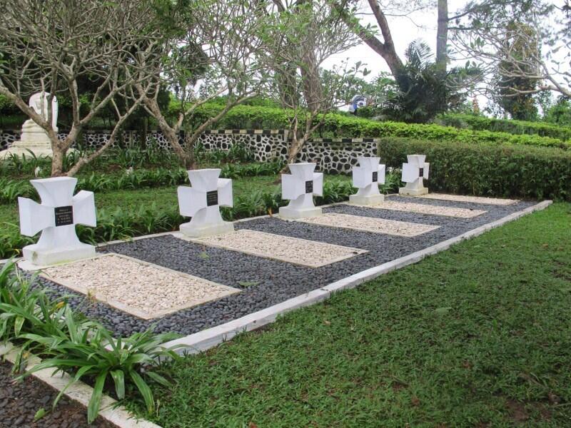 Situs Makam Nazi di Bogor