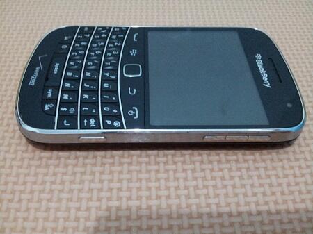 Blackberry 9930 atau Montana Black Mulus Fullset Garansi Panjang TERMURAH (BU) !
