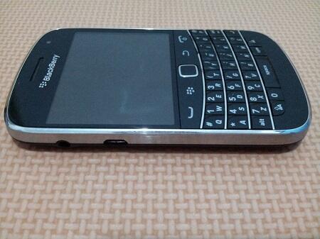 Blackberry Dakota 9900 Black Mulus Fullset Garansi CTN Panjang 3 Jutaan (BU) !